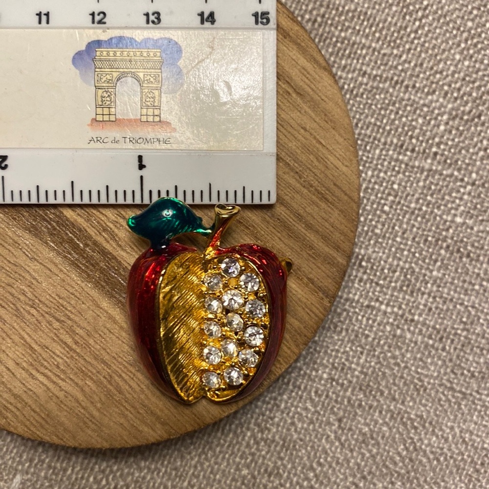 Apple Brooch - Picture 5 of 5
